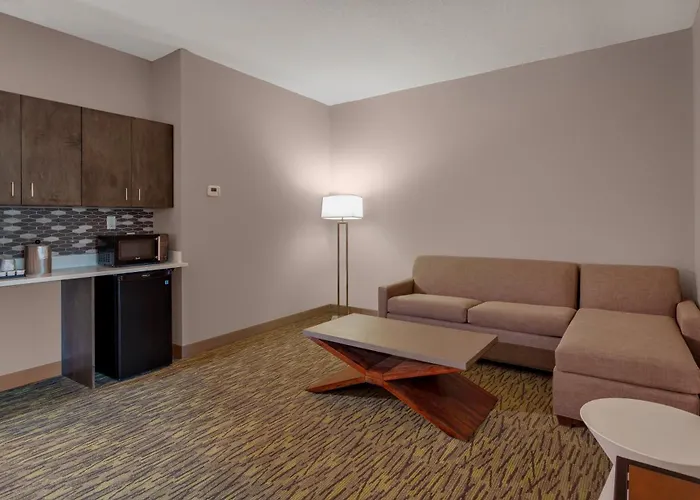 - E Capitol - Univ By Ihg Hotel Tallahassee