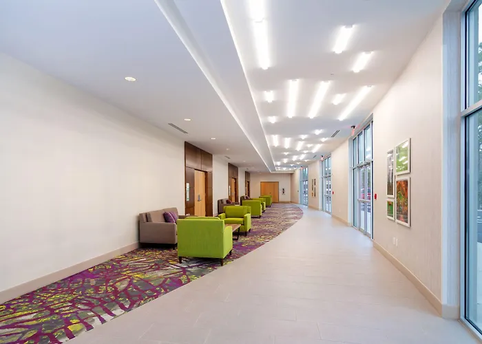 - E Capitol - Univ By Ihg 3*