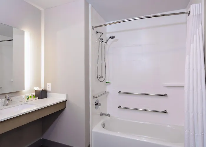- E Capitol - Univ By Ihg Hotel